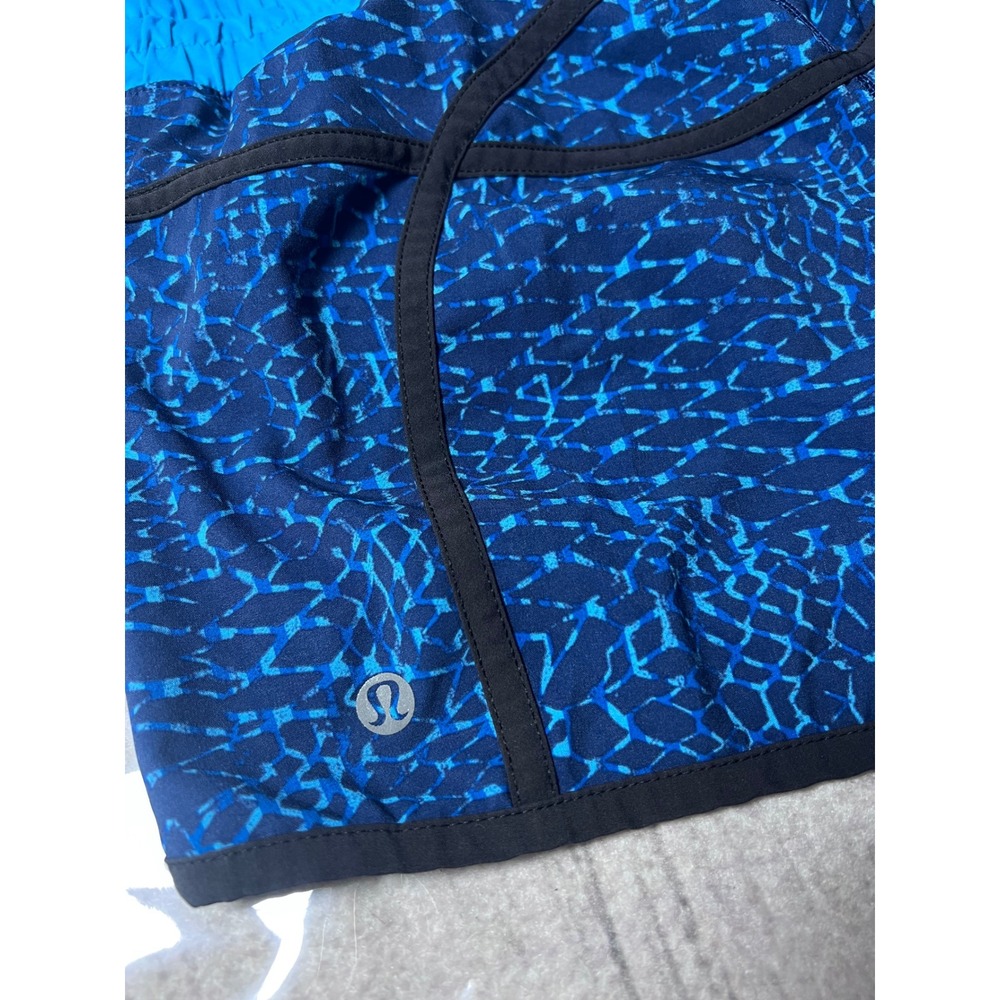 Lululemon Run Times Shorts Blue Geometric Print Athletic Running Size 6 4 Inseam - Picture 8 of 8